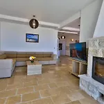 Sunny Villa Aqua